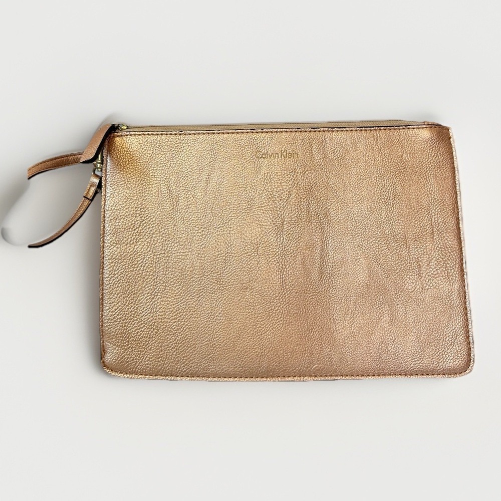 CALVIN KLEIN Metallic Blush Powder Pink‎ Vegan Faux Leather Zip Wristlet Clutch